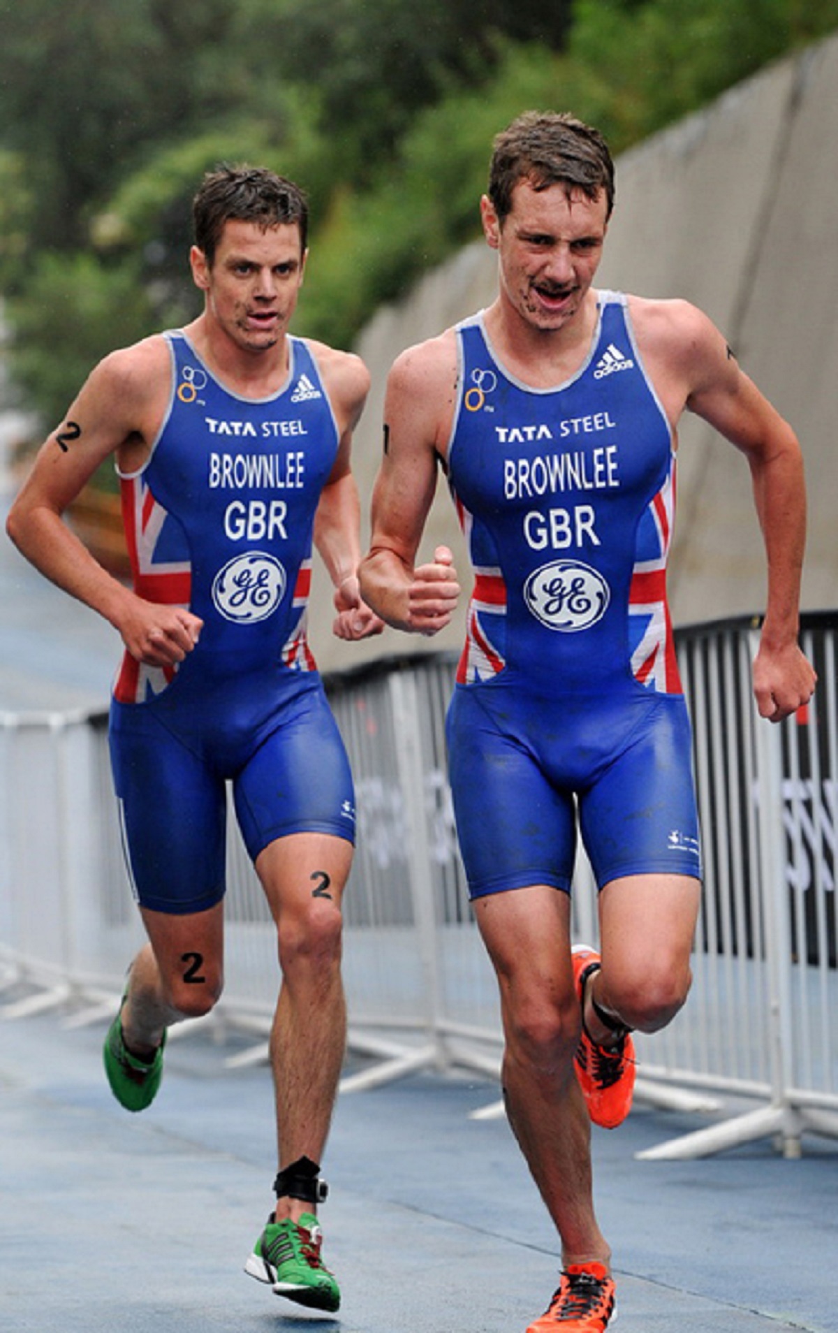 Jonny Brownlee Takes Bronze On Gold Coast As Brother Alistair Starts Long Road Back Bradford Telegraph And Argus